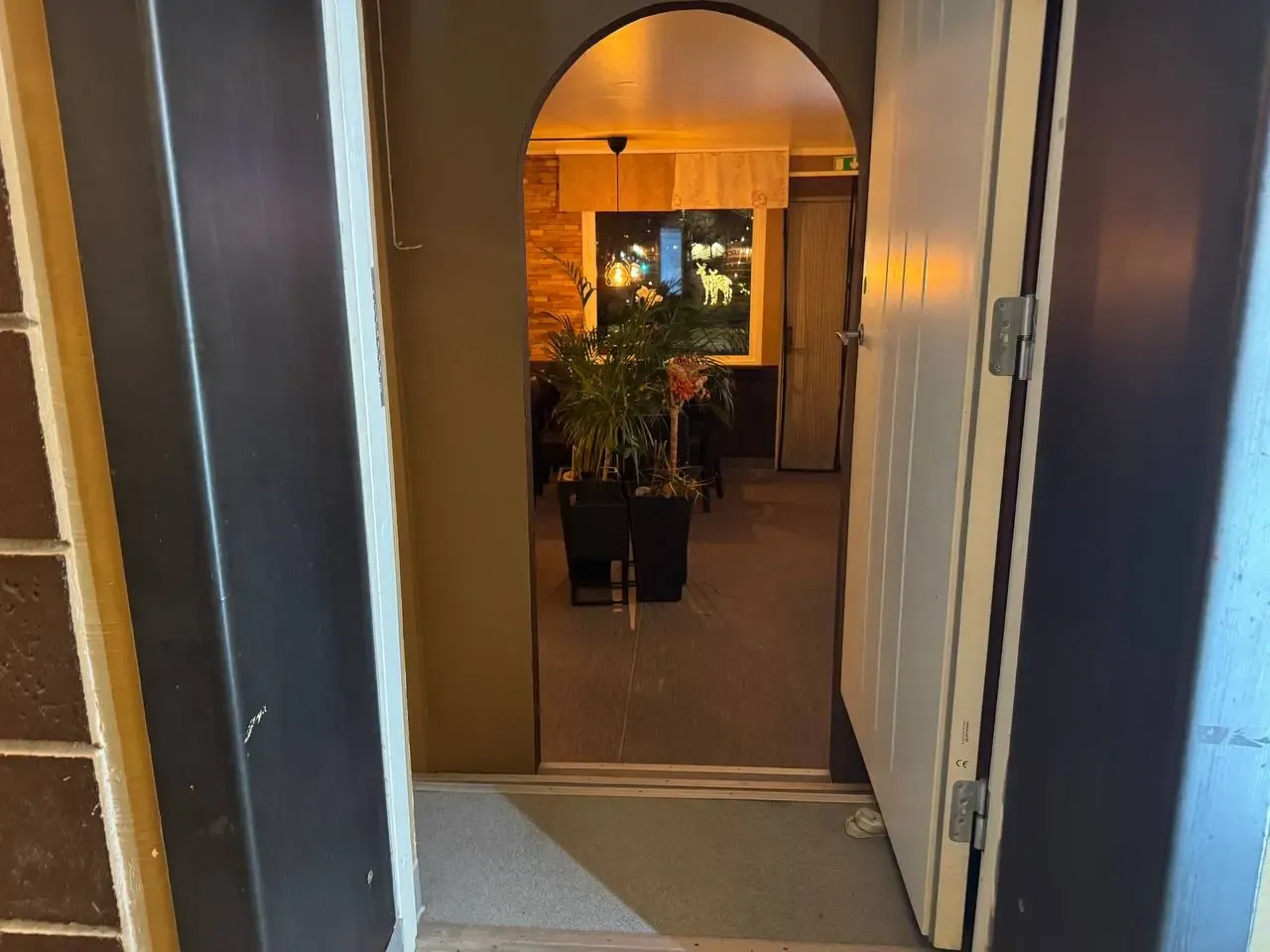 Välkomnande entré till Gröna Huset