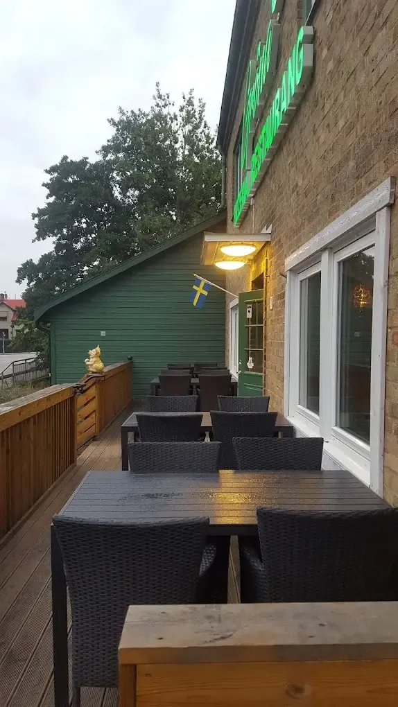 Matbord utomhus vid Gröna Huset